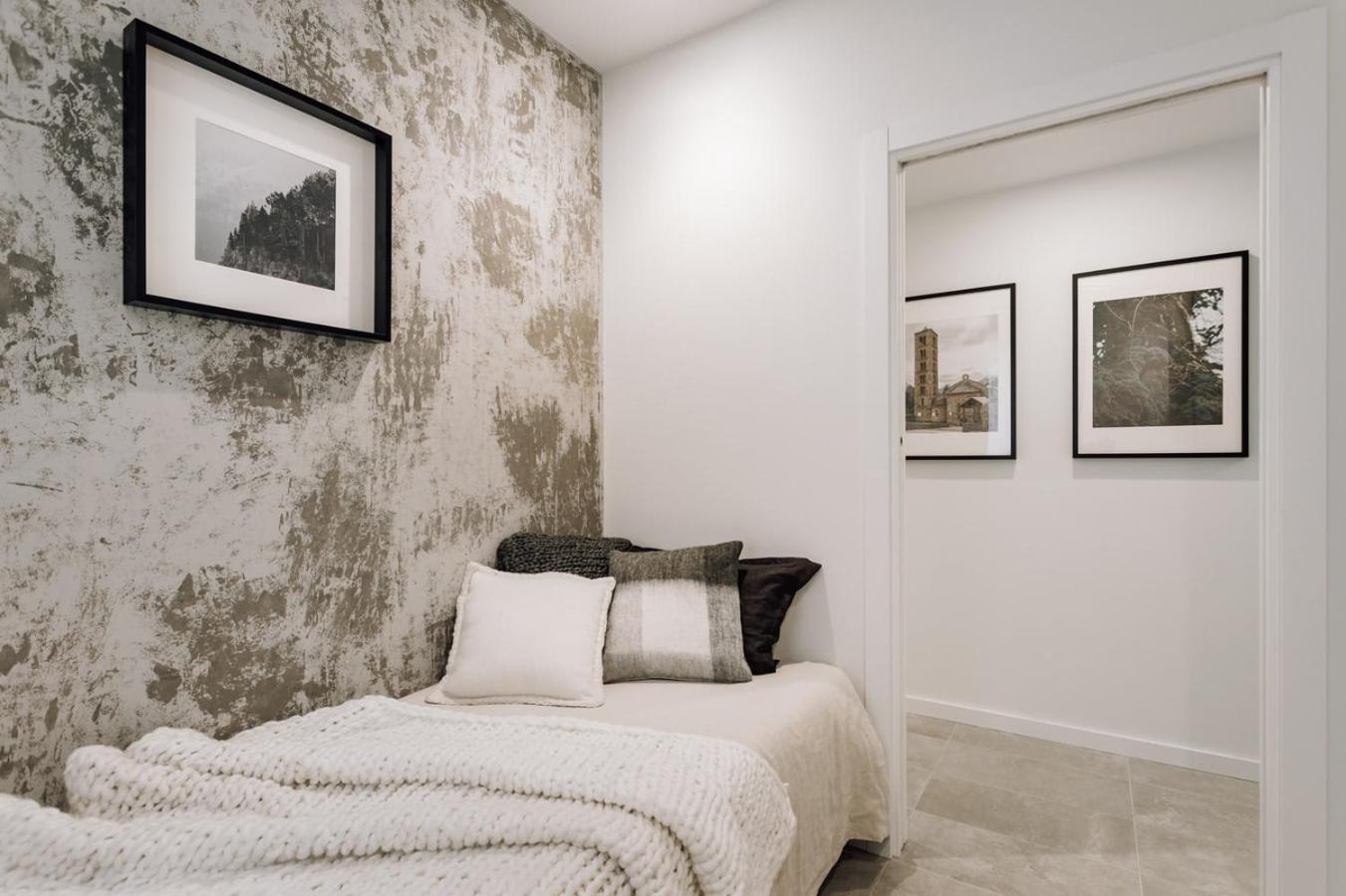 Taull - 3 Bedrooms In Eixample Esquerra Barcelona
