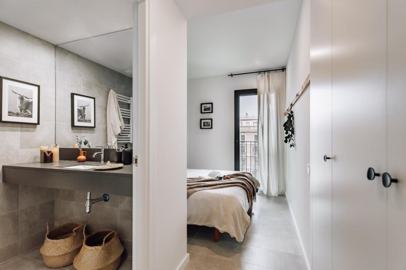 Taull - 3 Bedrooms In Eixample Esquerra Barcelona