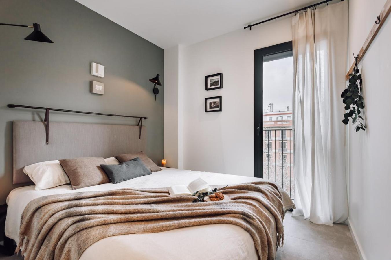 Taull - 3 Bedrooms In Eixample Esquerra *